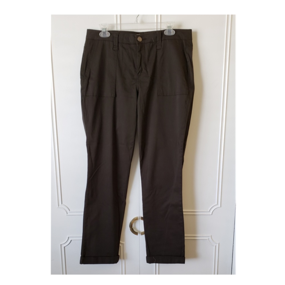 New dark olive green cropped pants